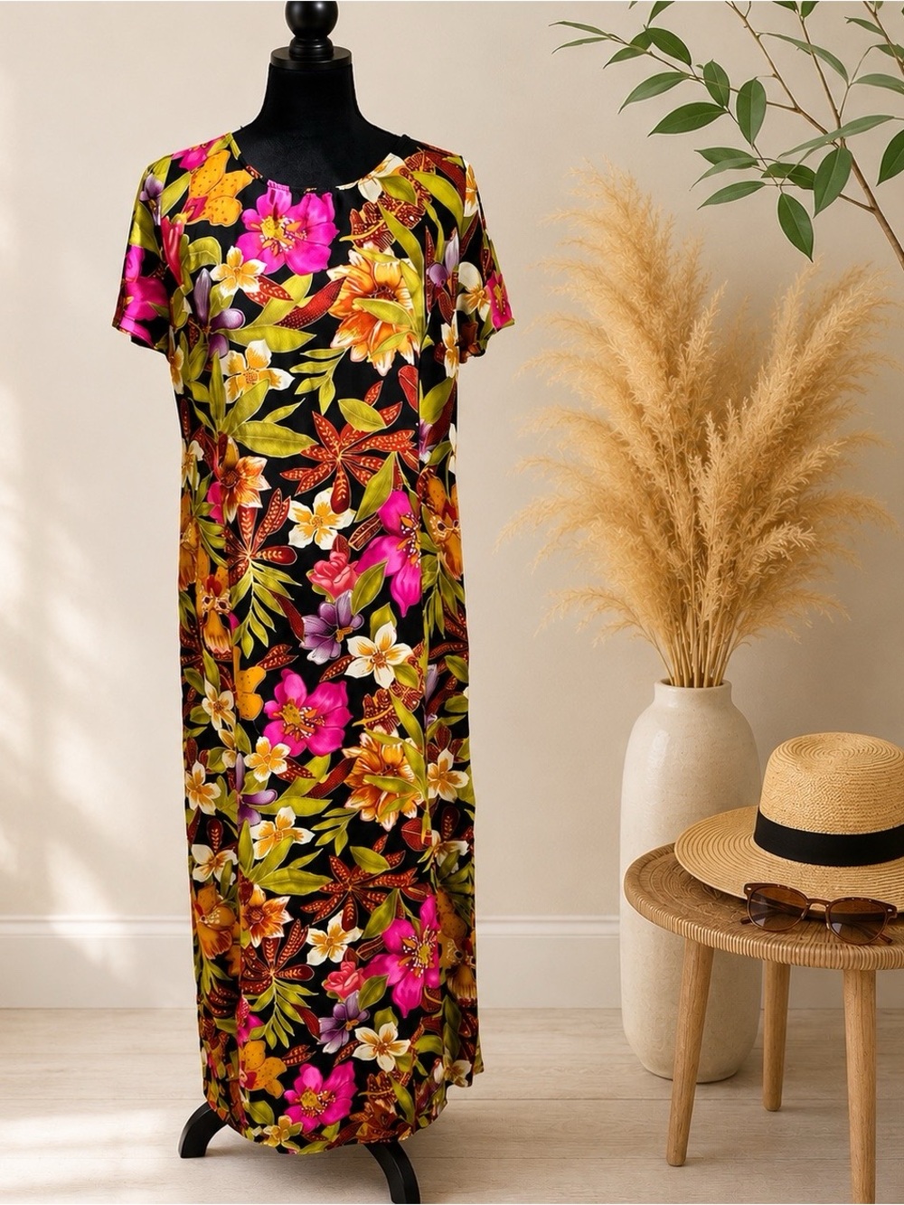 August Max Floral Maxi Dress in Black with Pink & Gold Blooms size 4, Loose Fit